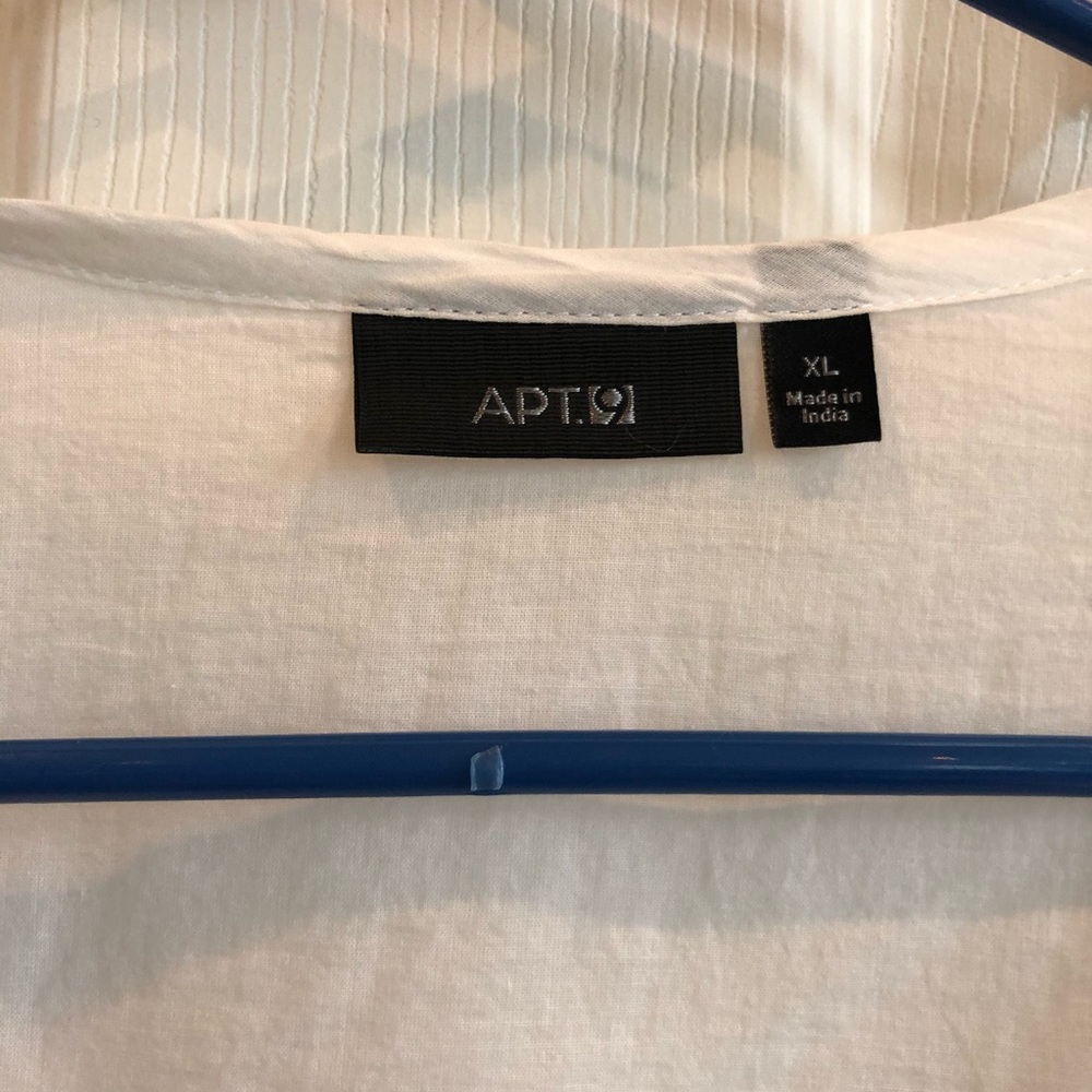 White crochet trim flyaway - Picture 3 of 8